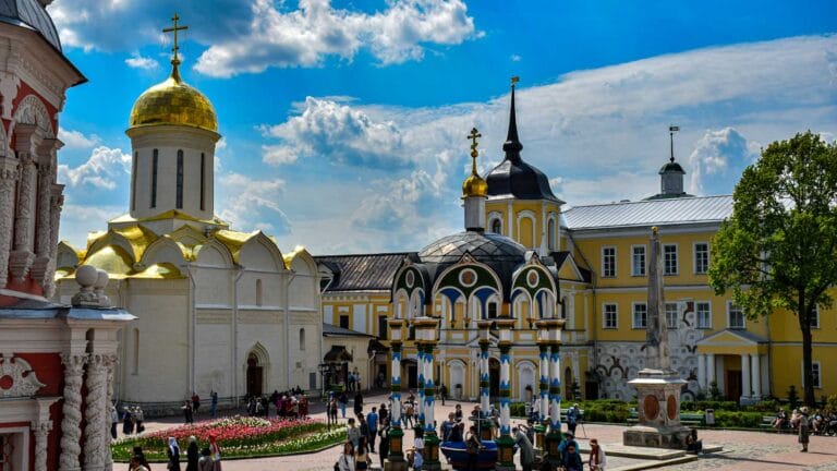 Sergijev Posad, Sergije Radonješki, manastiri u Rusiji, pokloničke ture, hodočešće u rusiju, Trojice-Sergijeva lavra, mošti ruskih svetaca