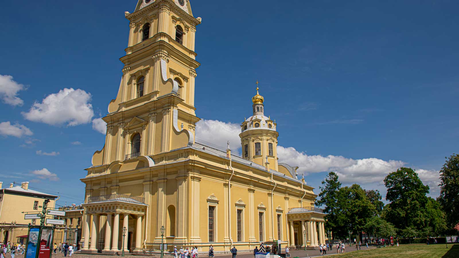 Petropavlovska tvrđava u Sankt Peterburgu
