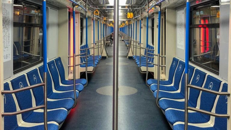 Moskovski metro unutrasnjost voza
